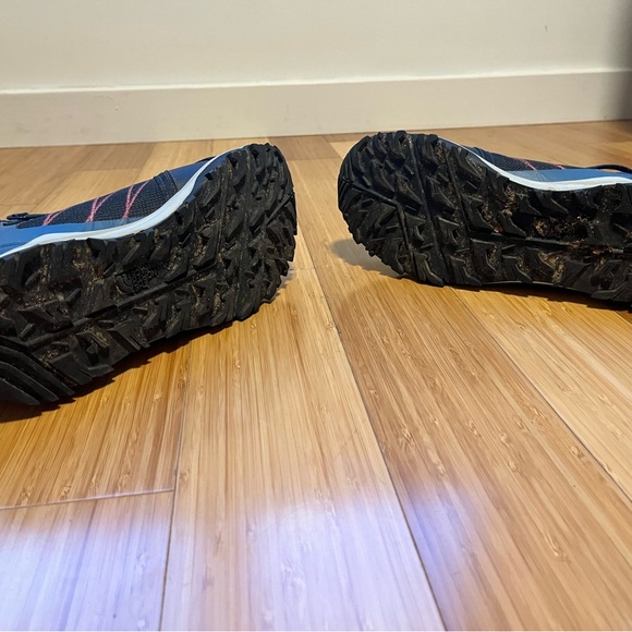 North Face Hiking Boots | Women’s 9 | Water Resistant - Picture 6 of 6